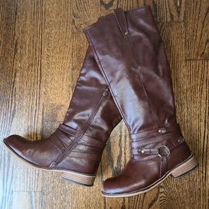 Journee Collection BROWN Knee  High Boots with Straps • Sz 8